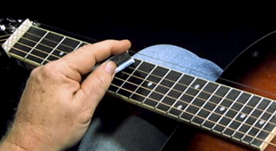 PLAYING SQUARE NECK
